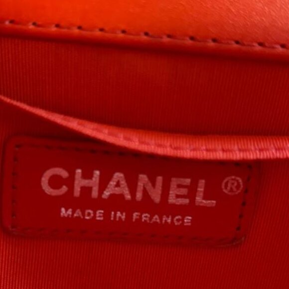 Authentic Chanel Boy Handbag in beautiful Orange Color - very unusual! - Picture 16 of 16